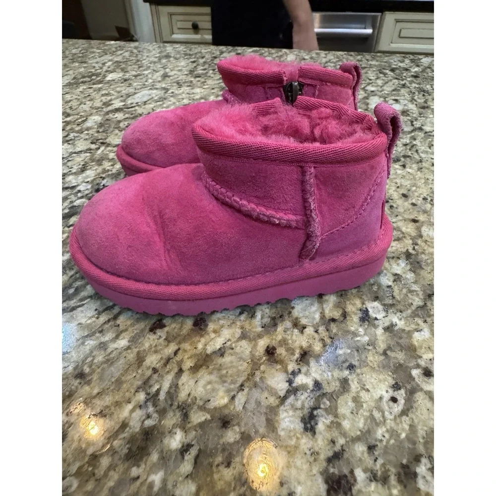 UGG Kids' Classic Ultra Mini Boots Bright Pink Size 8